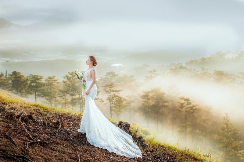 Vintage Glamour Wedding Attire